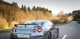 Nissan GTR Ultime tour de piste
