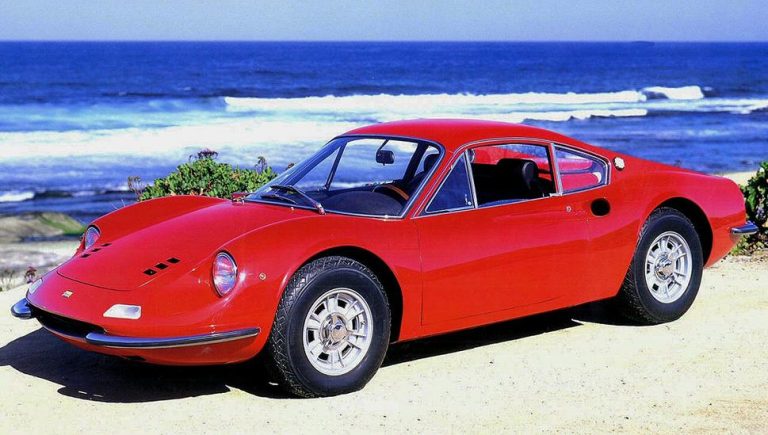 Une Ferrari Dino : Star de la vente Artcurial
