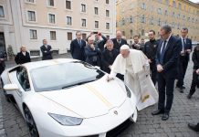 Une Lamborghini Huracan pour le Pape François Lamborghini - Gentlemen Drivers