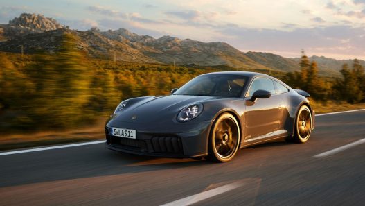 Porsche dévoile la première 911 hybride de route