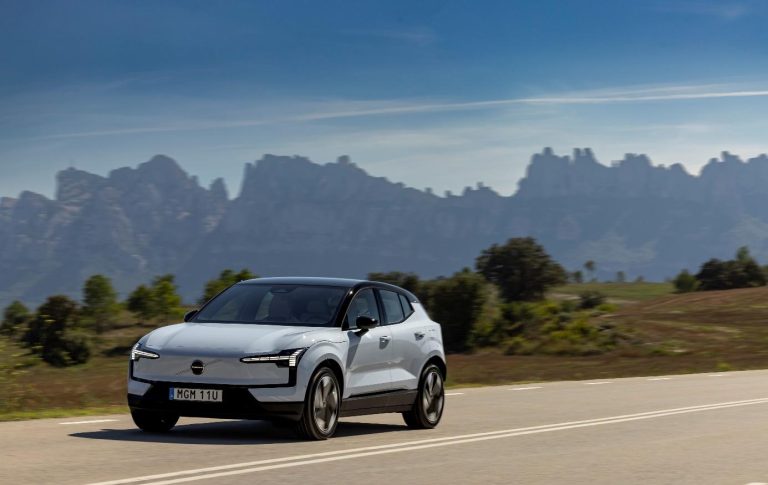 Le Volvo EX30 reçoit le prestigieux prix du design Red Dot « Best of the Best »
