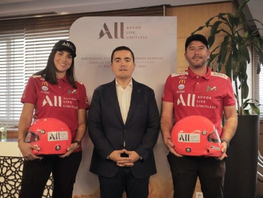 Le Groupe Accor soutient la pilote de Rallye Jawhara Bennani