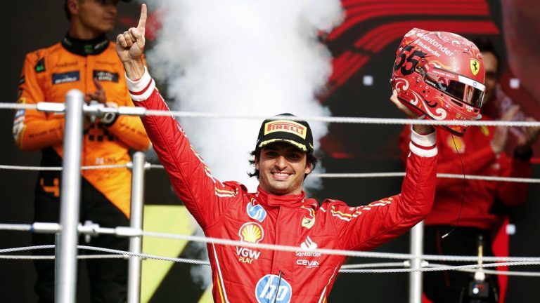 Le pilote Ferrari Carlos Sainz remporte sa deuxième course F1 de la saison à Mexico